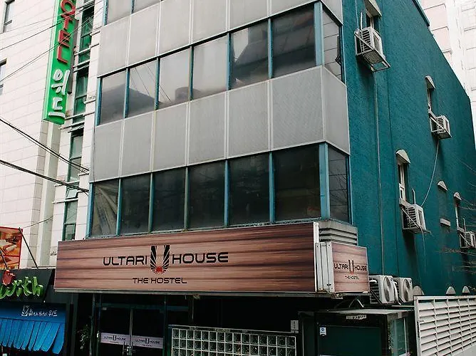 Sinchon Sisters Хостел *